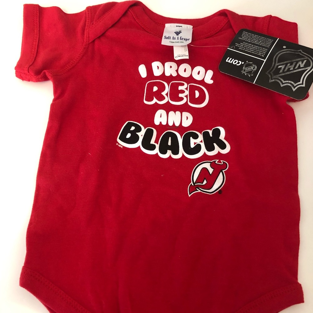 NHL NJ Devils 12mo onesie NWT